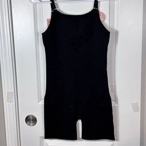 Shapermint  Essential Empetua Open bust Boyshort Black Bodysuit Size Large NWT